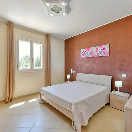 With Private Pool In Floridia