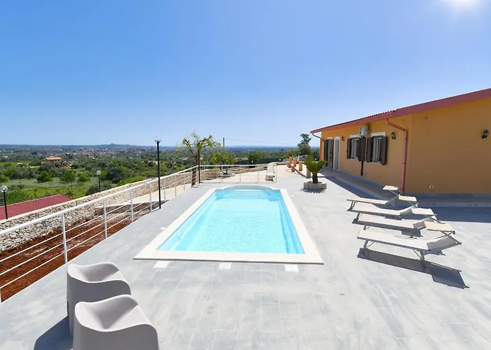 With Private Pool In Vakantiehuis